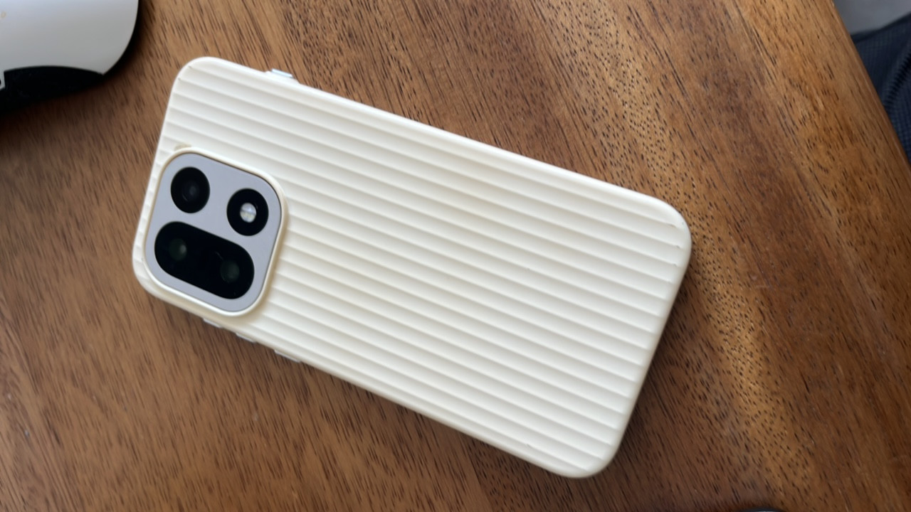 White Ribbed Silicone Smartphone Case